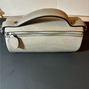 Elegant Cream Crocodile-Embossed Women's Bag